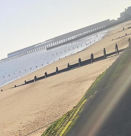 Lovely 2-Bed Caravan In Walton On The Naze Exterior photo